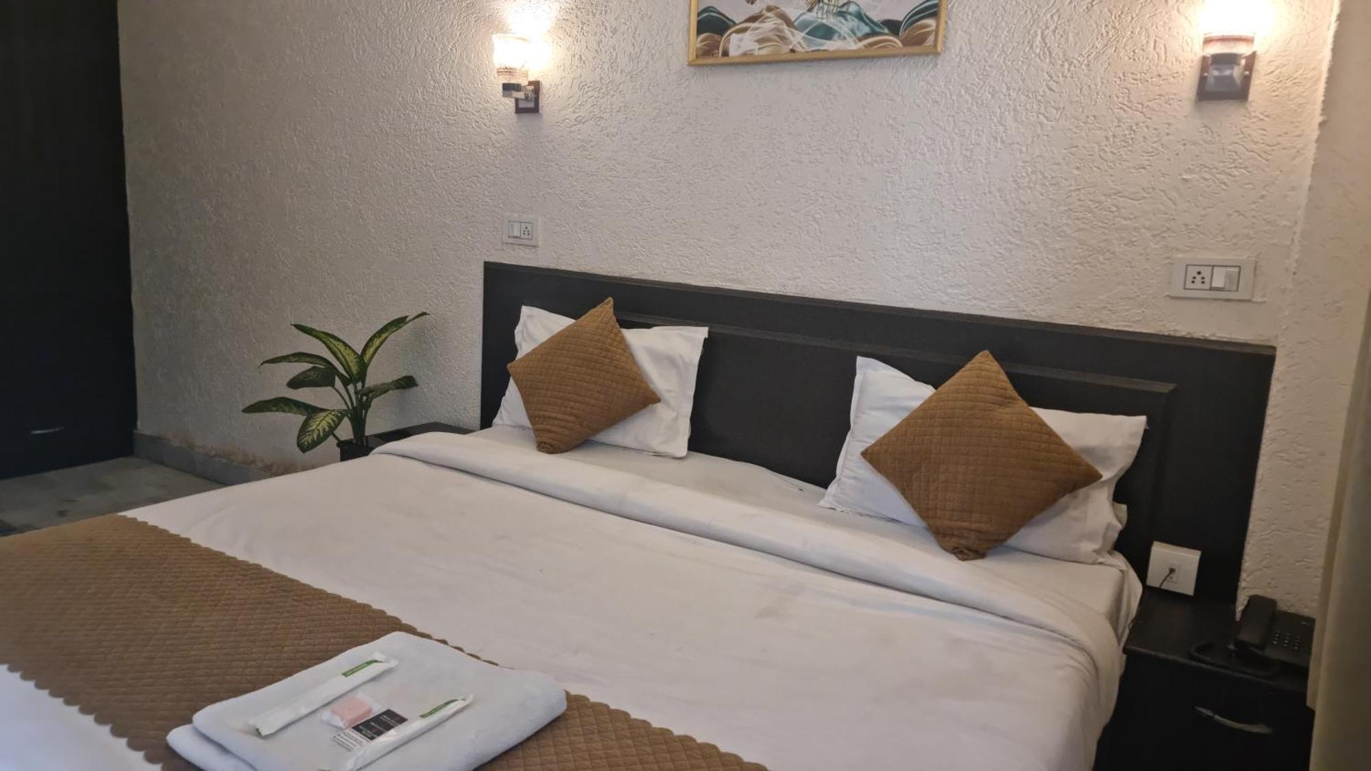 Praana Wellness Resort By Around Stays Rishīkesh Extérieur photo