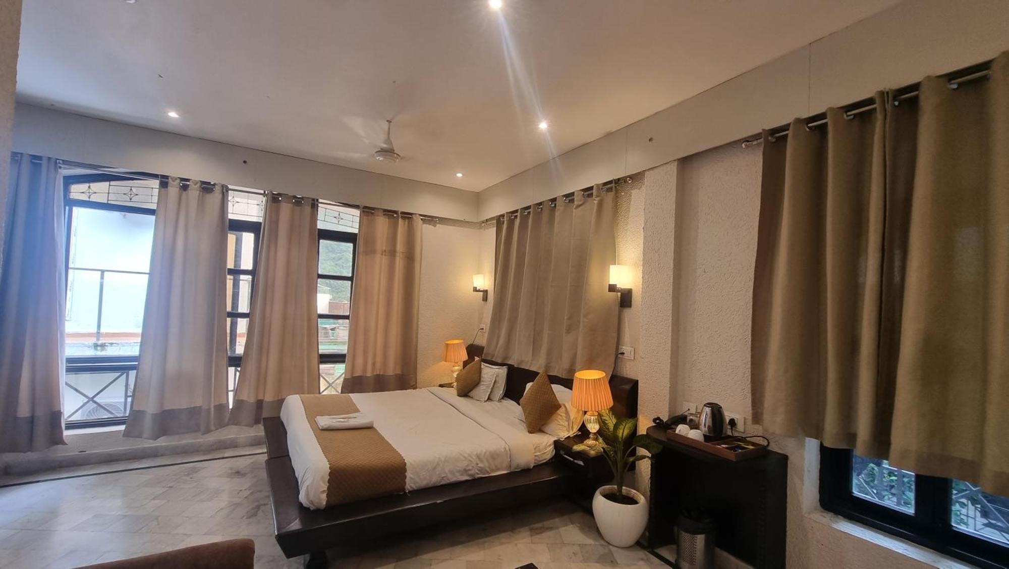 Praana Wellness Resort By Around Stays Rishīkesh Extérieur photo